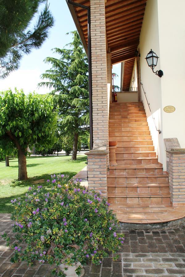 Hotel Relais Madonna Di Campagna Bastia Umbra Exterior foto