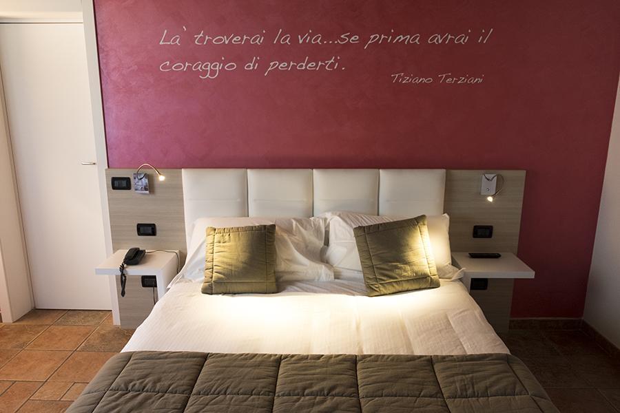 Hotel Relais Madonna Di Campagna Bastia Umbra Exterior foto