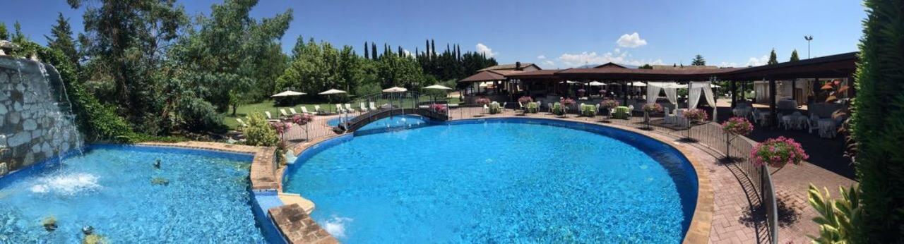 Hotel Relais Madonna Di Campagna Bastia Umbra Exterior foto